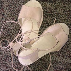 Tie up nude sandals! 😍